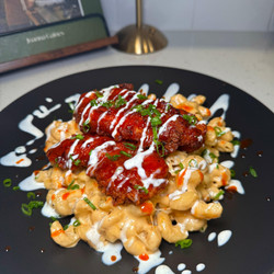 Hot Honey Chicken W/ Mac &amp; Cheese