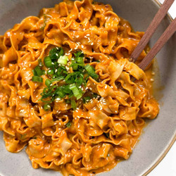 Peanut Gochujang Chili Noodles