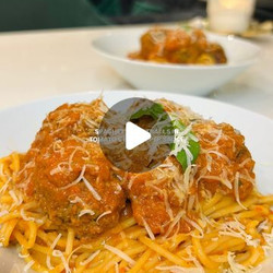 Spaghetti Meatballs In Tomato And Pepper Sauce
