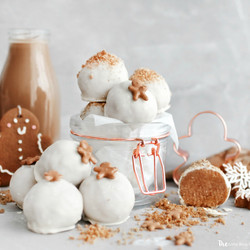 No-bake Gingerbread Cheesecake Truffles