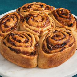 Tear And Share Onion, Tomato And Mozzarella Rolls