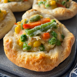 Easy Mini Chicken Pot Pies (4 Ingredient Dinner)