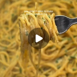 One-pan Creamy Garlic Parmesan Pasta
