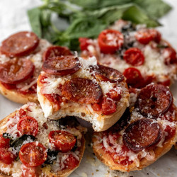 Quick &amp; Easy Pizza Bagel Bites