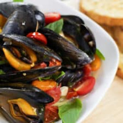 Steamed Mussels With Thai Herbs