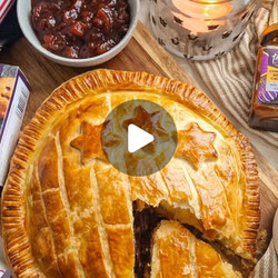Camembert, Bacon &amp; Red Onion Pie