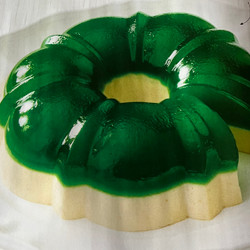 Lime-Eggnog Gelatin Mold (from Nat’l Lampoon’s Xmas Vacation)