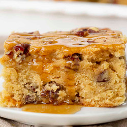 Maple Pecan Snack Cake