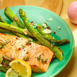 Honig-Senf-Lachs mit grünem Spargel