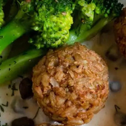 Grünkernklopse Mit Kapernsauce Und Brokkoli