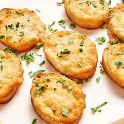 These 4-ingredient Cheesy Slices Of Heaven Will Be The Hit Of Your Next Party