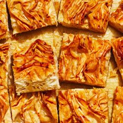 Phyllo Crinkle Cake