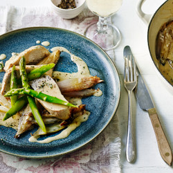 Chicken With Asparagus And Lemon Crème Fraîche Sauce