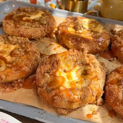 Salted Caramel Banana Crumble Buns