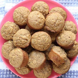 Favorite Applesauce Muffins