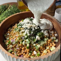 Chickpea Tzatziki Salad