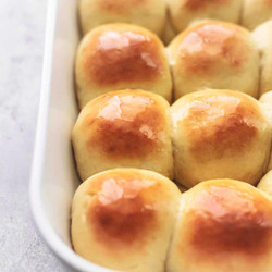 1 Hour Buttermilk Dinner Rolls