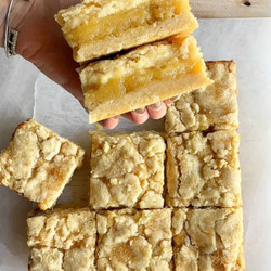 Almond Cheesecake Shortbread Bars