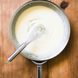 Creamy Béchamel Sauce (for Lasagna, Pasta &amp; More!)