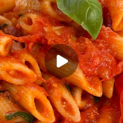 Pasta Ai 4 Pomodori (pasta With 4 Tomatoes)