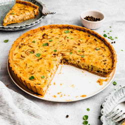 Cheese And Onion Quiche (with Caramelized Onion)