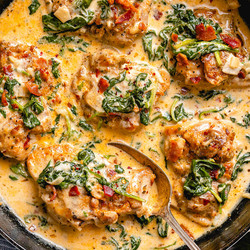 Garlic Butter Chicken With Spinach And Bacon