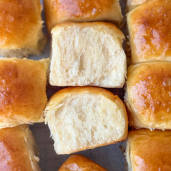 Fluffy Sourdough Discard Hawaiian Rolls (soft And Sweet!)