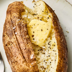 How To Bake A Potato In The Microwave