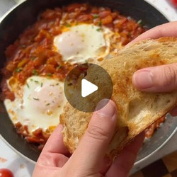 Shakshuka (tomatoes with eggs)