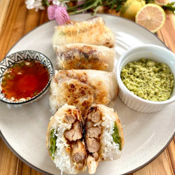 Lemongrass Chicken In Crispy Rice Paper