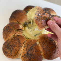 Baked Camembert With Tear ‘n’ Share Bread  /  Watts Cooking