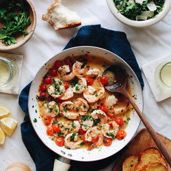 Shrimp Scampi With Tomatoes And Crusty Bread