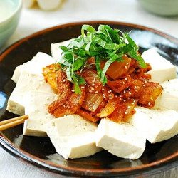 Dubu Kimchi (tofu With Stir-fried Kimchi And Pork)