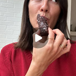 Date, Coconut &amp; Pistachio Chocolate Bars