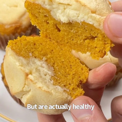 Healthy Homemade Starbucks Pumpkin Cream Cheese Muffins
