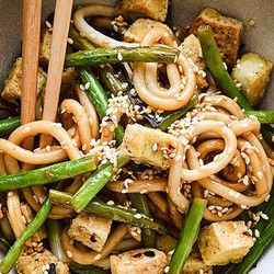 Sesame &amp; Spring Onion Stir-fried Udon With Crispy Tofu