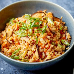 Japanese-style One-pot Mushroom Rice
