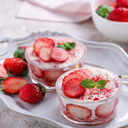 Jamie Oliver’s Strawberry Trifle Traybake