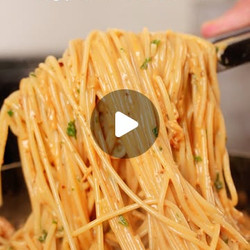 Caramelised Onion And Chilli Prawns Pasta