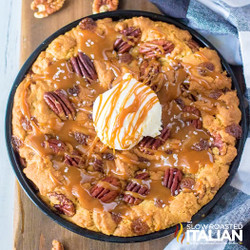 Caramel Pecan Cookie Pie