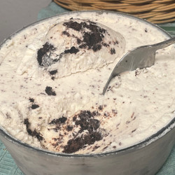 Homemade Oreo Cookies N’Cream Ice Cream