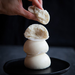 Soft Fluffy Chinese Steamed Buns Recipe (baozi/mantou)