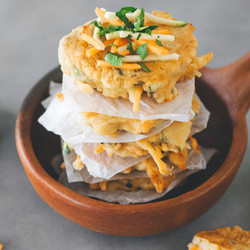 Veggie Fritters And Peanut Sauce