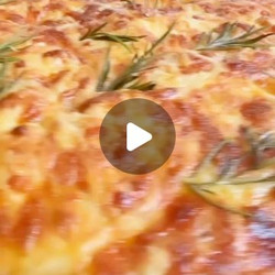 Cheesy Garlic Crinkle Pie