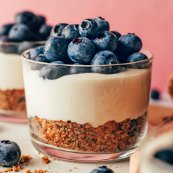 No-bake Vegan Cheesecake Cups (5 Minutes!)