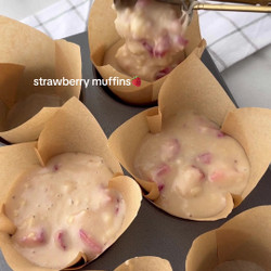 Strawberry Muffins With Crumble Topping