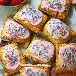 Strawberry Hibiscus Cardamom Handpie