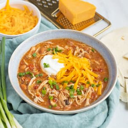 Slow Cooker "chicken Fajita" Soup With Pinto Beans, Cheese, Sour Cream &amp; Green Onions