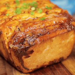 Buffalo Chicken Pull-apart Bread
