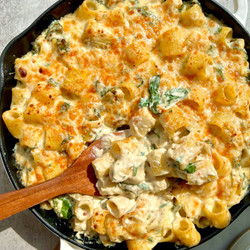 Spinach Artichoke Macaroni &amp; Cheese